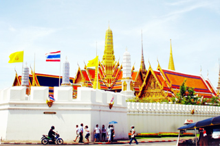WatPraKaew Banner -thaisims-4G-mobile-router-rental-Thailand Travel Bangkok pocket wifi